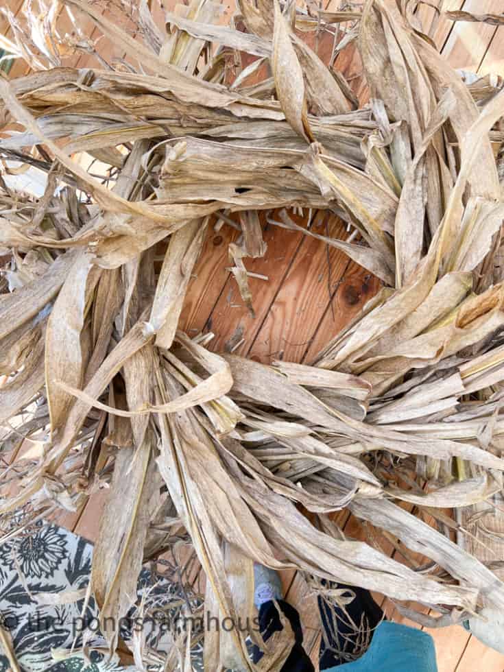 How To Make A Rustic Corn Husk Wreath For Cheap