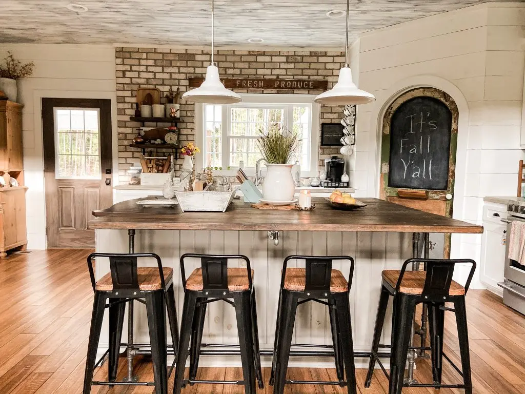 Fall Farmhouse Inspiration Tour filled with vintage farmhouse charm.