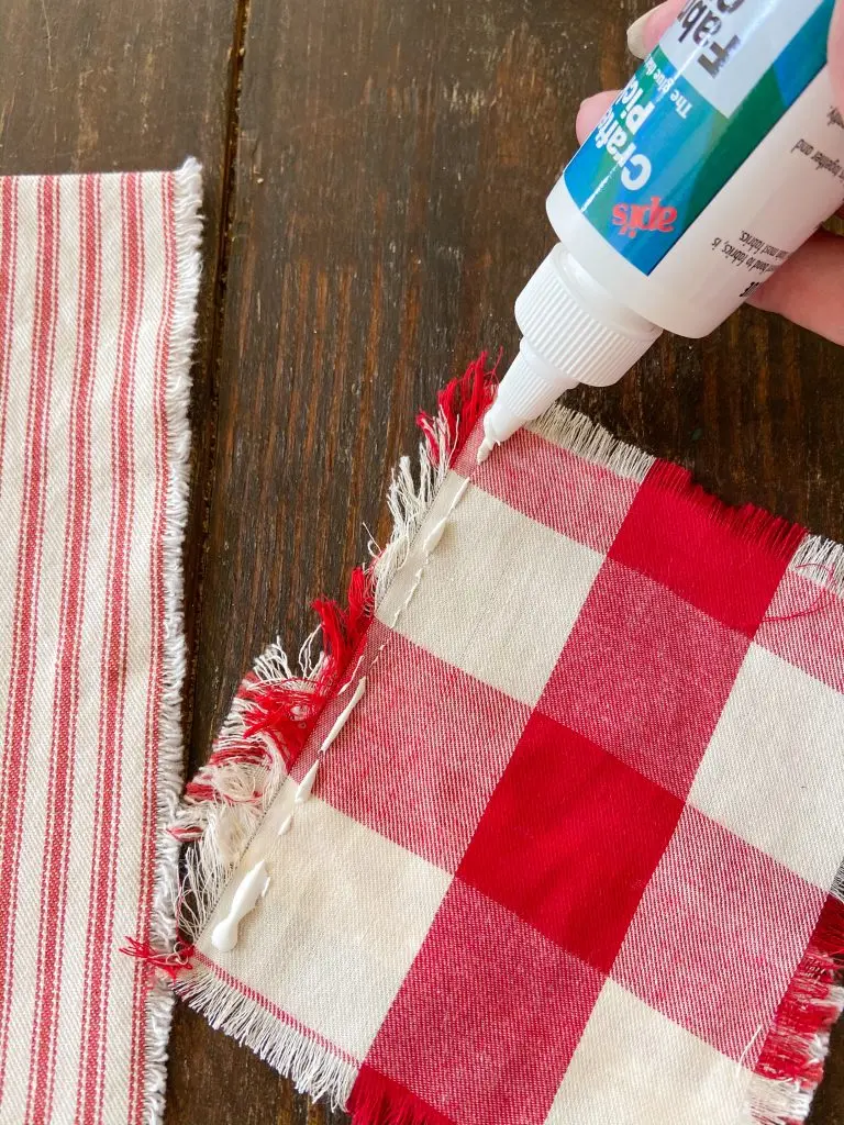 DIY Christmas Napkins with Cutlery Pockets and Ticking Fabric