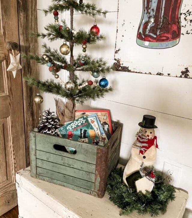 cropped-Green-wood-crate-with-tree-and-snowman-2.jpg