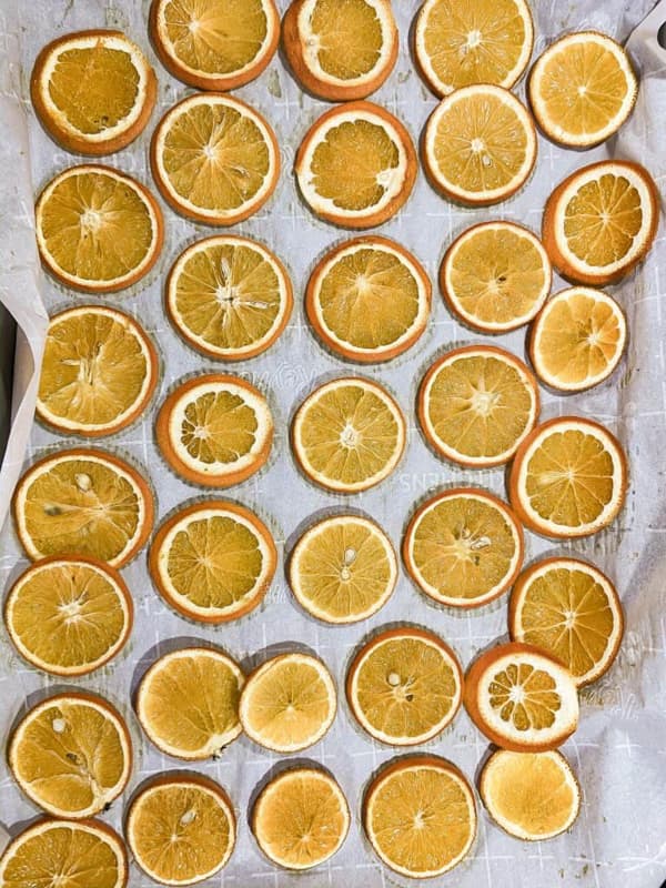 Sliced Oranges after two hours of drying time.  