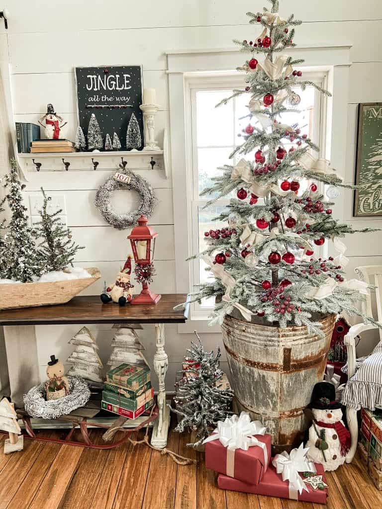 My Favorite Vintage Christmas Decorations with a Rustic Farmhouse