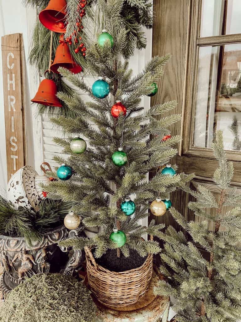 How to Age new ornaments to look like vintage shiny brites.  Tree with a mix of vintage and aged ornaments.  