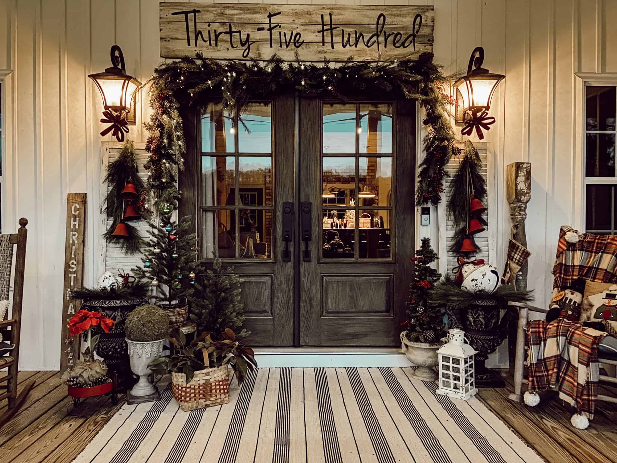 5 Christmas Farmhouse Porch Ideas - The Ponds Farmhouse