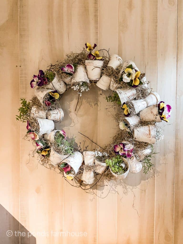 How to Make a Miniature Spring Wreath with Dried Flowers