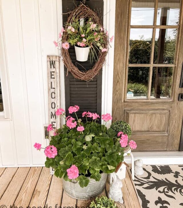 cropped-5-Ways-to-Keep-Your-porch-looking-fresh-all-summer-1.jpg