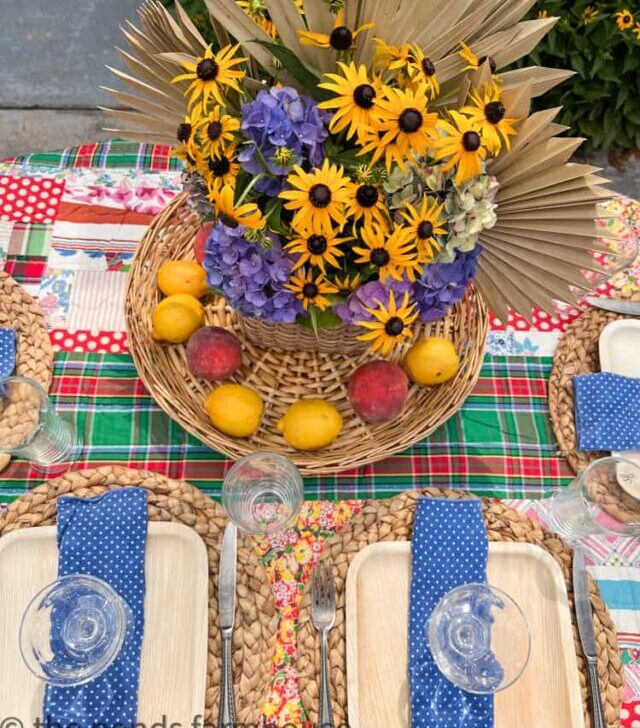 cropped-Back-Yard-BBQ-Table-Setting-with-Centerpiece.jpg