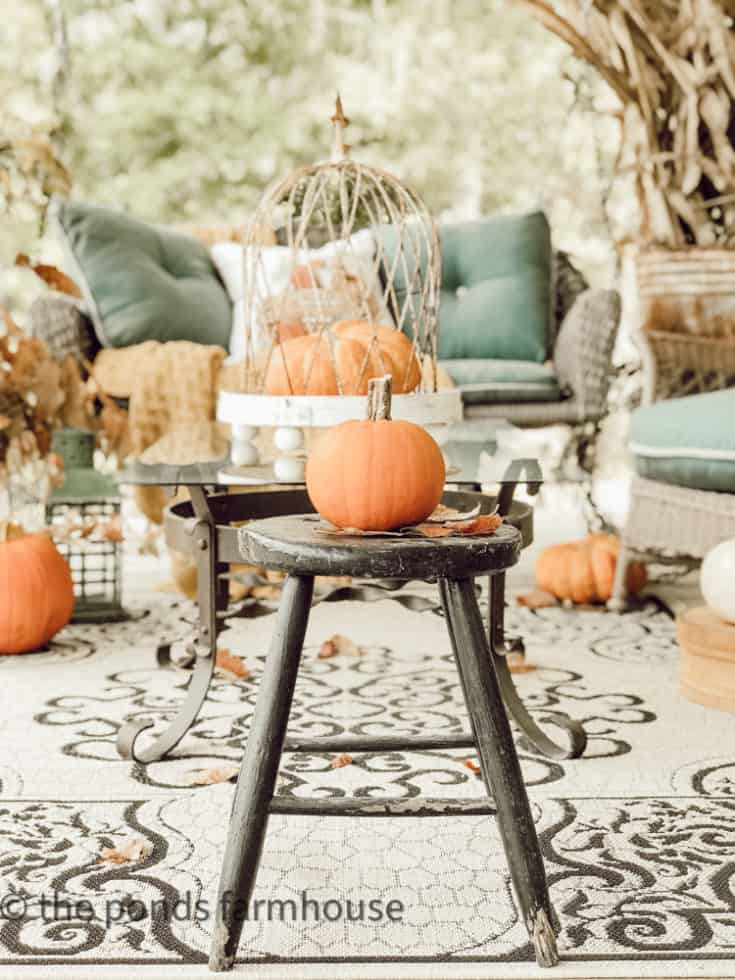 25 Creative Fall Outdoor Decorating Ideas