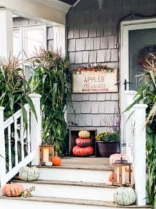 9 Unique Fall Front Porch Decor Ideas - The Ponds Farmhouse