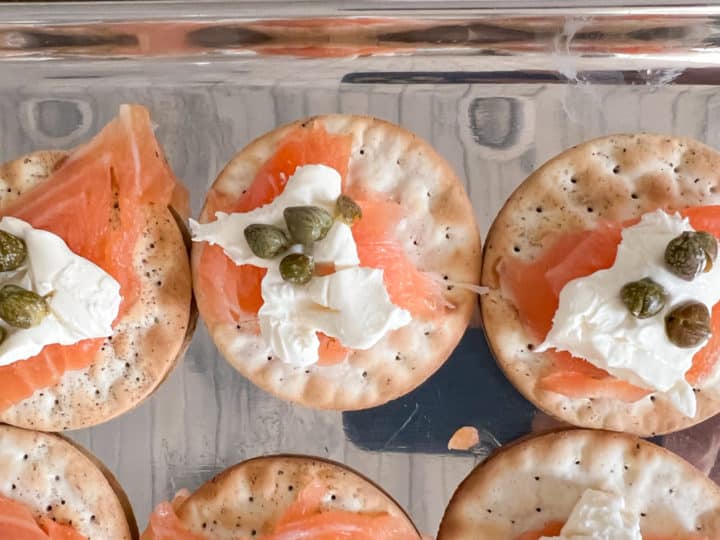 https://www.thepondsfarmhouse.com/wp-content/uploads/2022/09/cold-smoked-salmon-appetizer-2-720x540.jpg