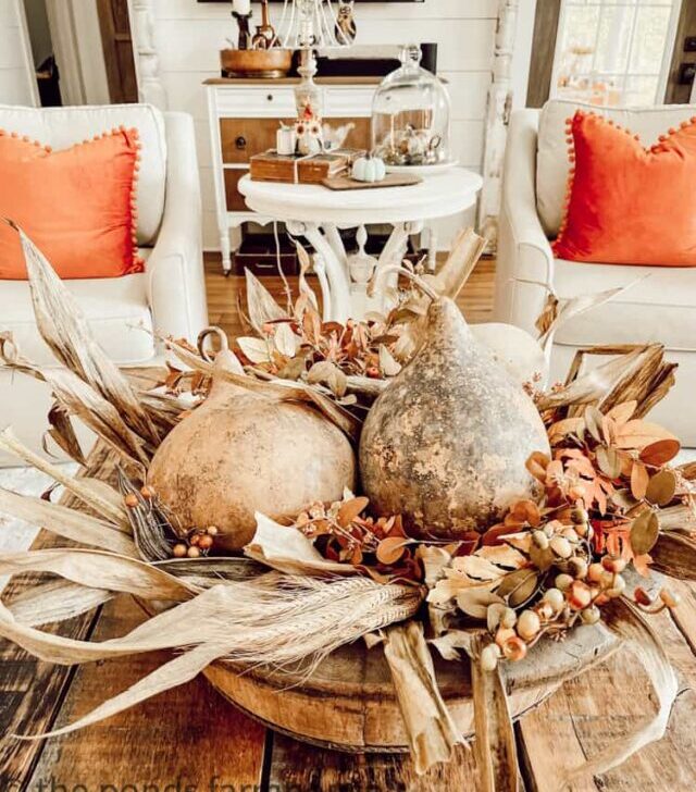 cropped-Gourde-Centerpiece-with-side-chairs-Fall-Home-Tour.jpg