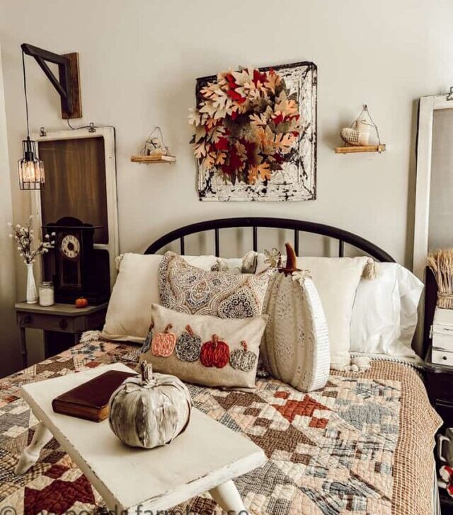 cropped-Leaf-Wreath-Pumpkin-Pillow-Guest-Bedroom-Home-Tour.jpg