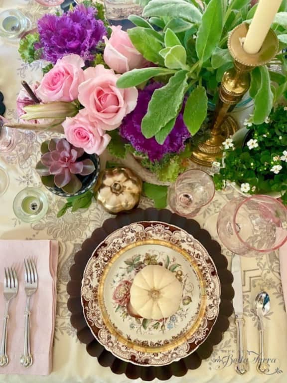 17 Best Creative Thanksgiving Table Ideas for 2023