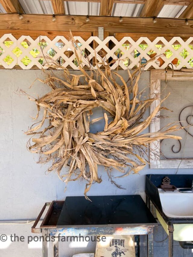 Decorate for Fall With Corn Stalks – 8 Projects