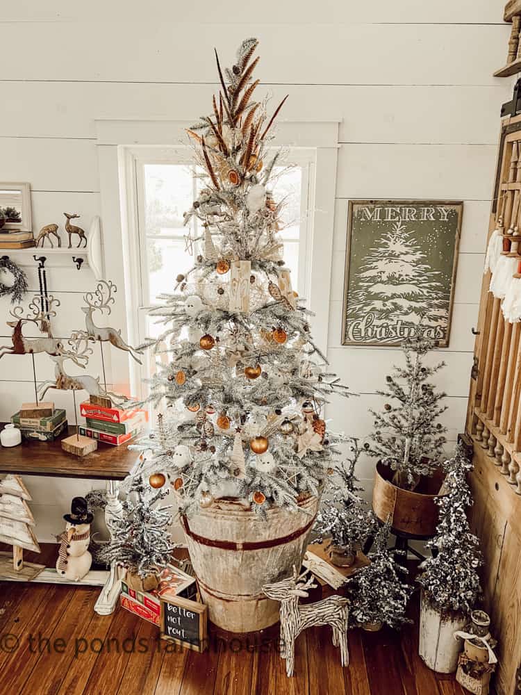 5 Sustainable & Cheap Christmas Tree Decorating Ideas