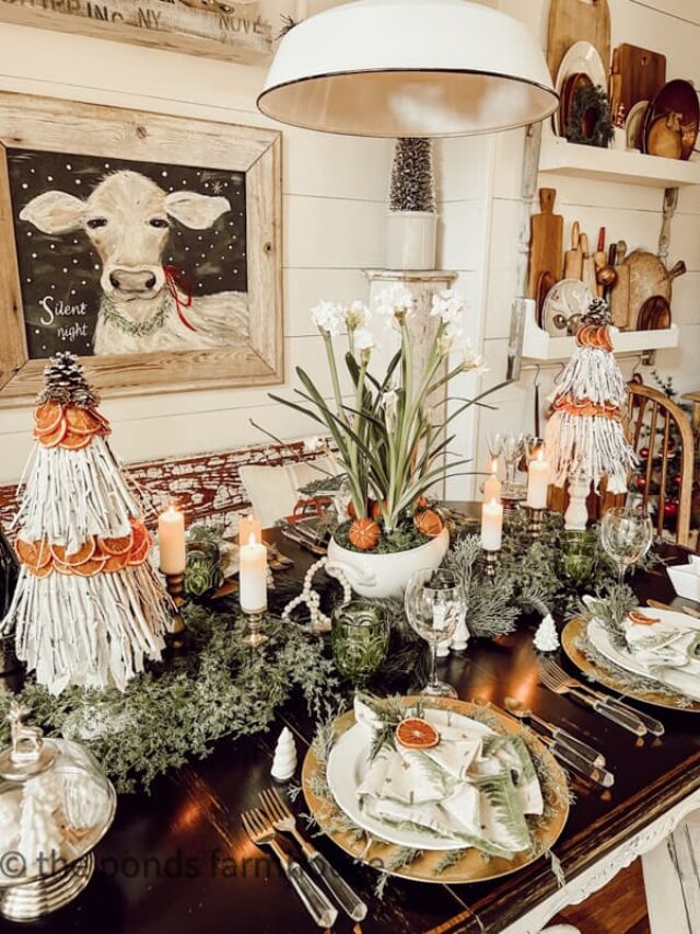 17 Budget  Christmas Table and Centerpiece Ideas