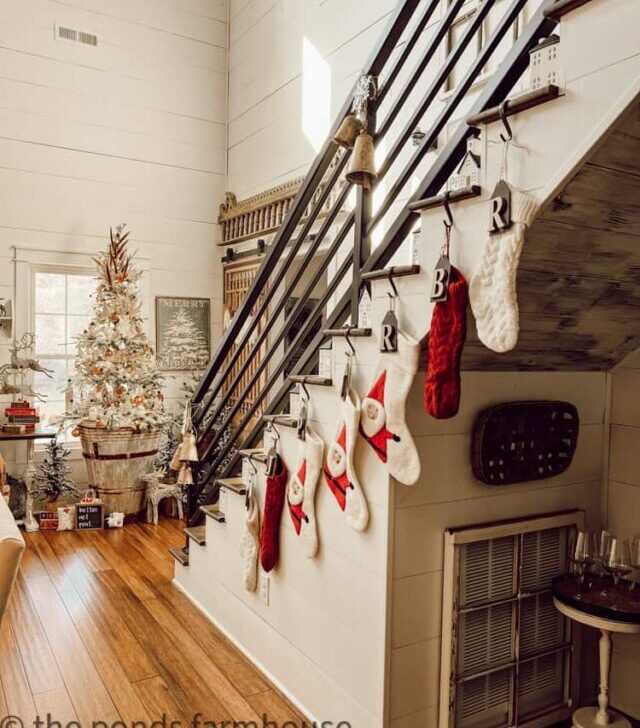 cropped-christmas-stocking-with-tree-in-view.jpg