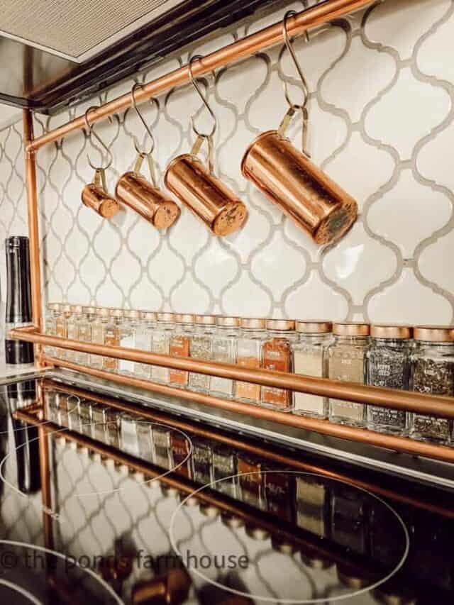 DIY Vintage Spice Rack Out of Copper Pipe