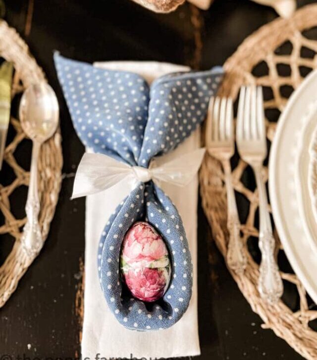 cropped-Bunny-Ear-Napkin-fold-with-decoupage-egg-center-in-blue-and-white-poka-dot.jpg