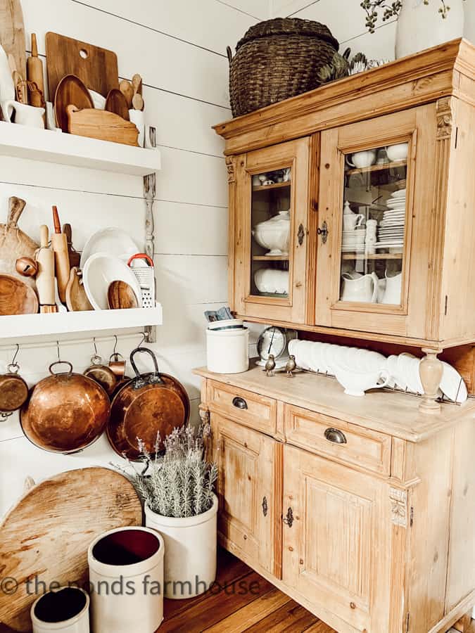 A Picture To Ponder: Kitchen Countertop Plate Rack - A Storied Style