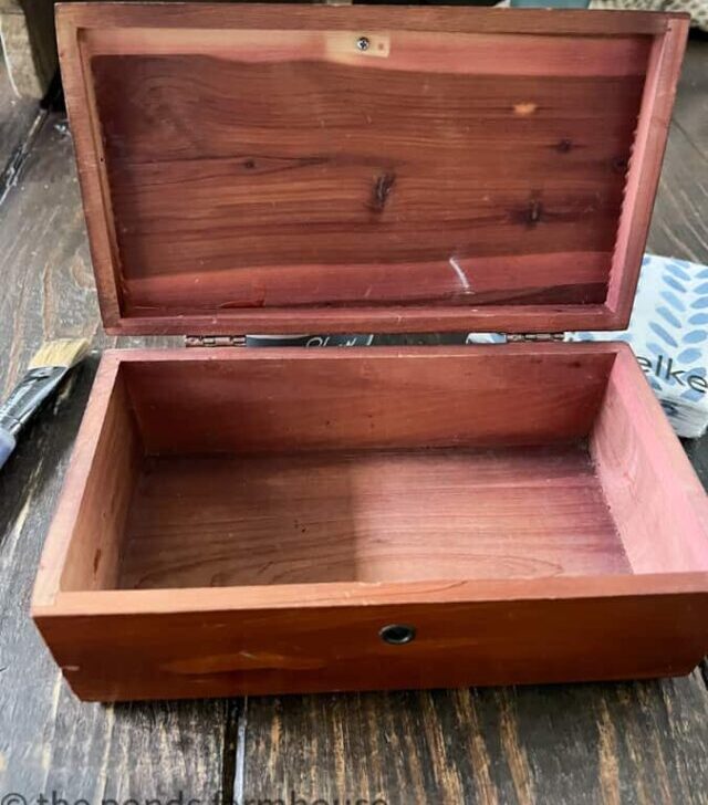 cropped-Cedar-Thrift-Store-Box.jpg