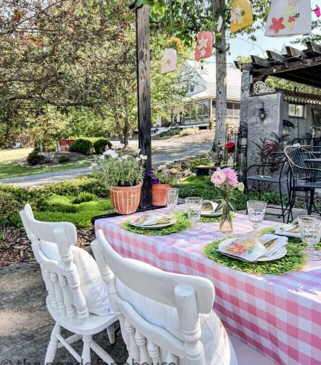 cropped-Mothers-Day-Table-with-outdoor-kitchen.jpg