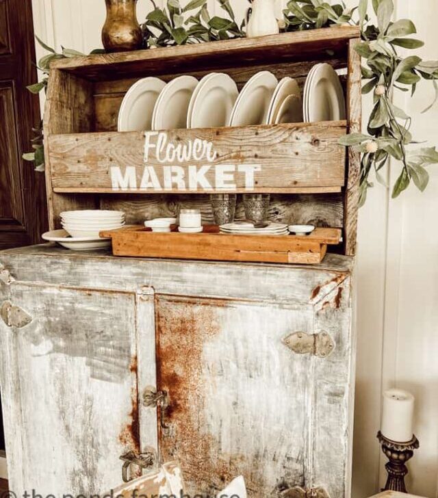 vintage-plates-in-flower-box.