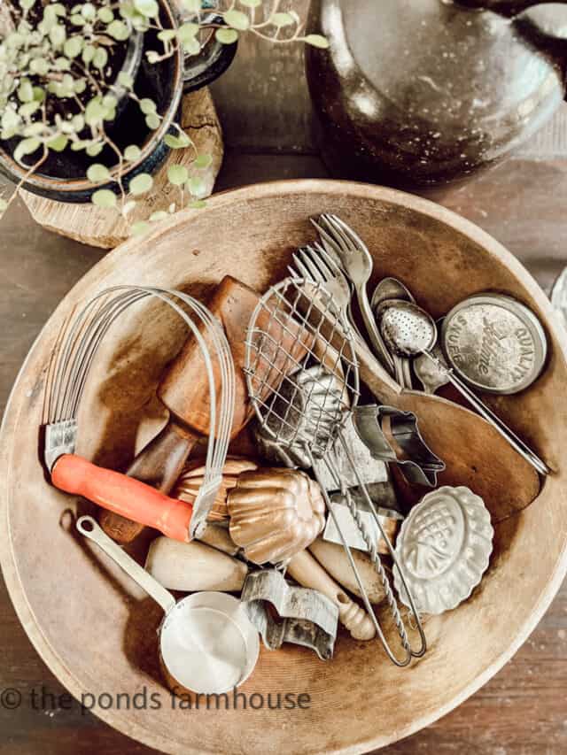 How To Decorate w/ Vintage Kitchen Decor, Rolling Pins & Utensils.