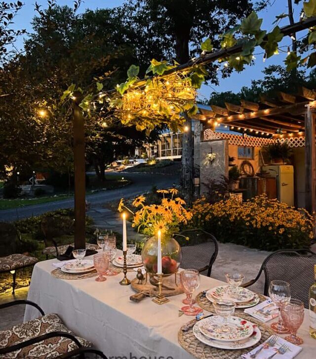 cropped-Evening-View-of-peachy-keen-tablescape-3-1.jpg