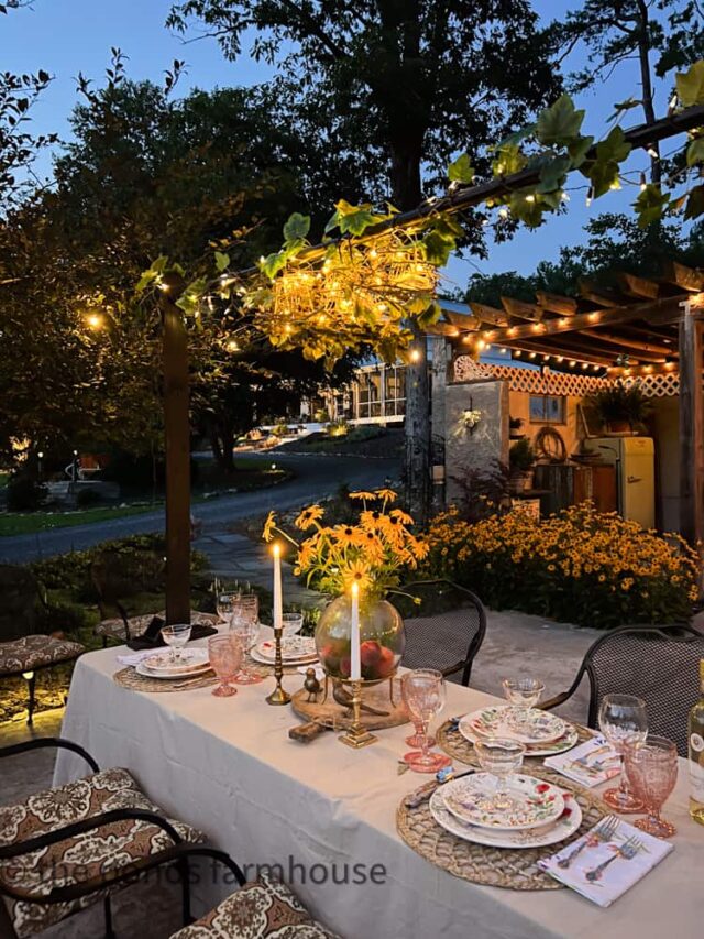 Summer Table Decorating With Peaches