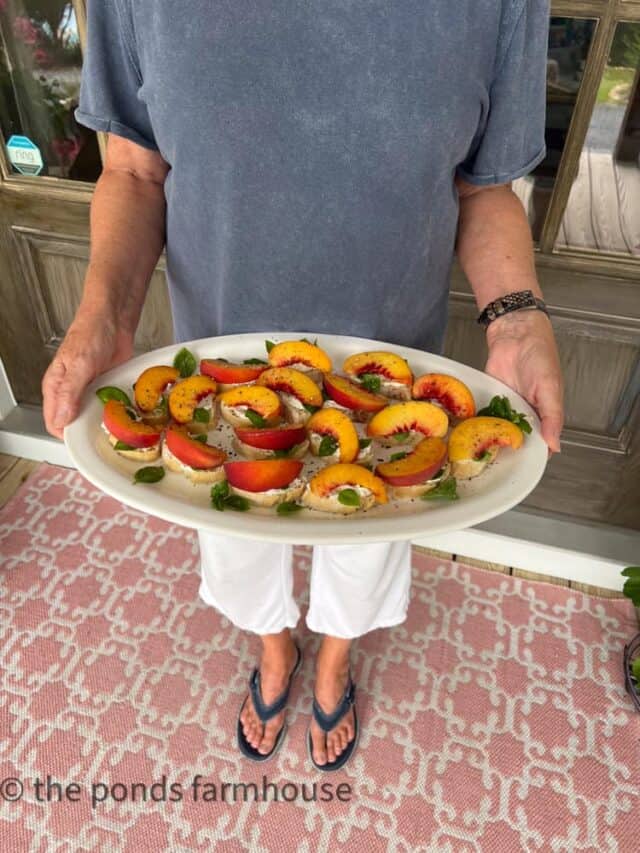 Bruschetta with Peaches and Goat Cheese Appetizer