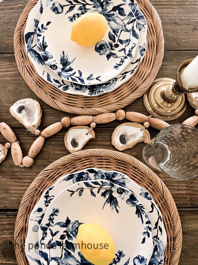 https://www.thepondsfarmhouse.com/wp-content/uploads/2023/08/Oyster-Shell-Garland-with-DIY-Faux-Fishing-Corks-3.jpg