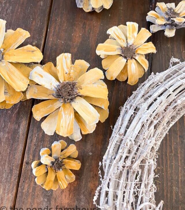 cropped-Pinecone-Sunflowers-with-wreath.jpg