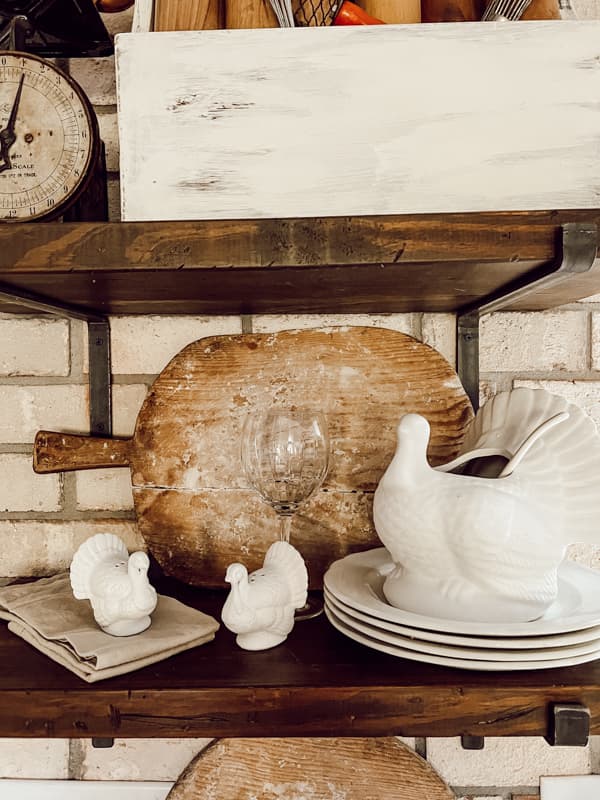 9 Easy Ways to Decorate with Thrifted Bread Boards - Robyn's