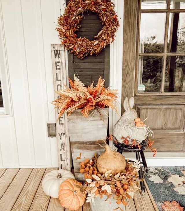 cropped-fall-porch-planters-and-wreath.jpg