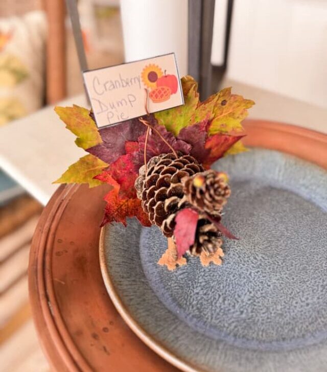 Pinecone Turkey Place Card Holder - Printable place card for pie party-1