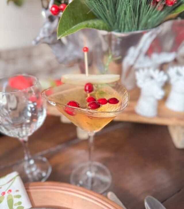 cropped-Cranberry-Pear-Martini-on-table.jpg