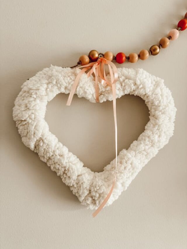 Easy Dollar Tree Heart Frame Valentine’s Wreath