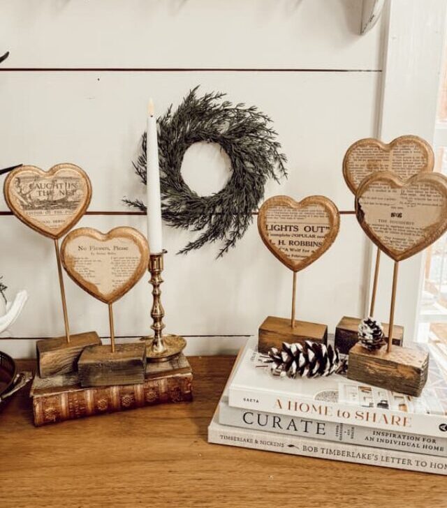 cropped-decorate-entry-table-with-wood-heart-stands.jpg