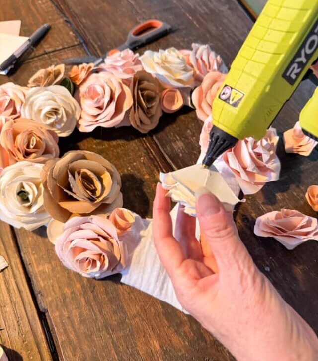 cropped-hot-glue-paper-roses-to-dollar-tree-heart-frame-2.jpg