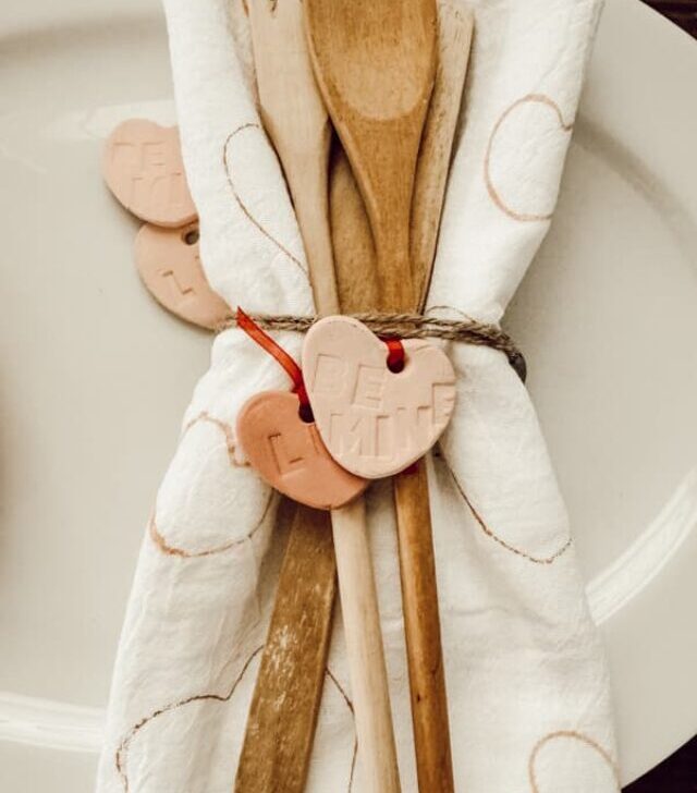 cropped-wood-utensils-and-tea-towel-air-dry-clay-hearts-for-DIY-Valentines-Gift-Ideas.jpg