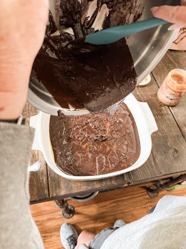 Pour brownie mix