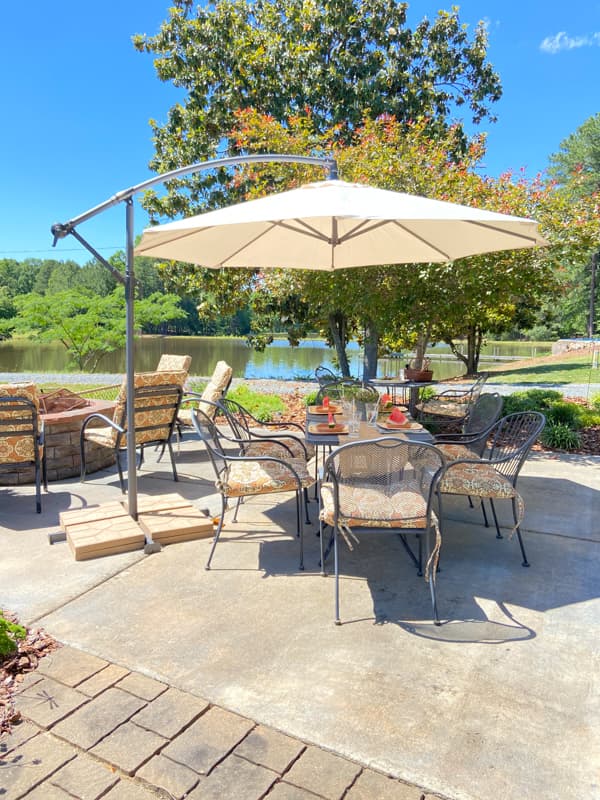 Outdoor Kitchen patio with firepit and Dining space