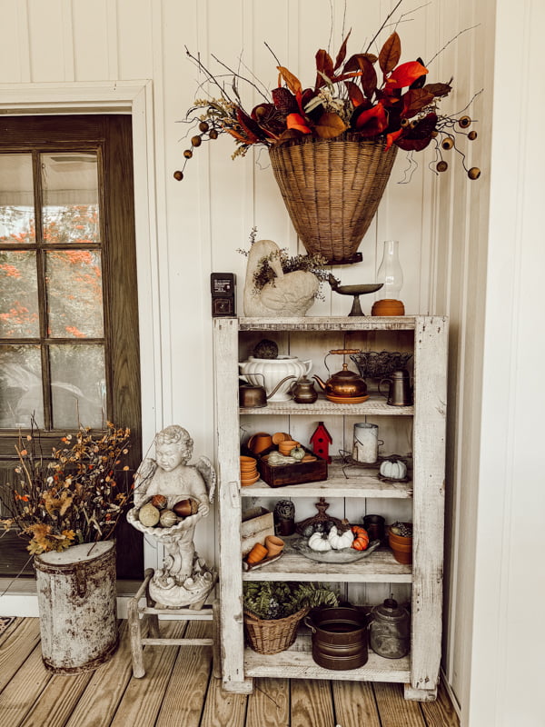 Primitive Fall Decoration on Farmhouse Front Porch