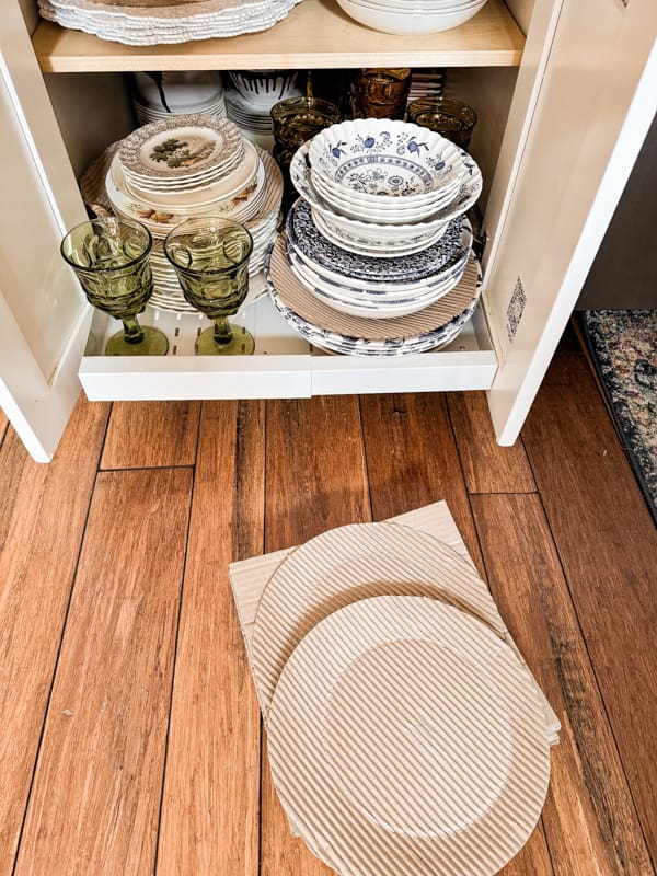 To protect fragile vintage dishes, use cardboard dividers.  