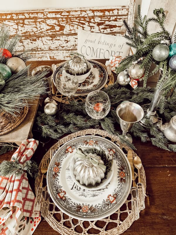 Festive Place Setting with Gold and silver