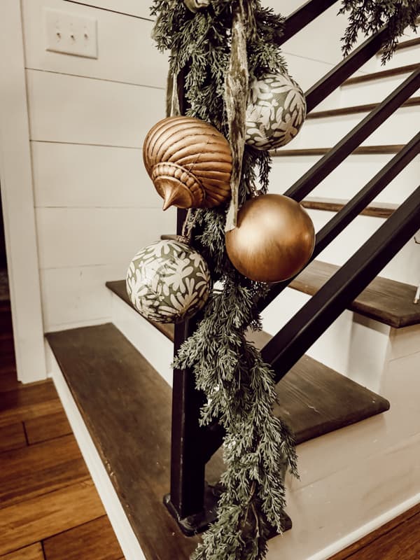 5 Easy Dollar Tree Ornaments Makeovers: Boutique Style Christmas Decor